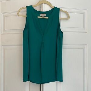 LOFT Women's Green Sleeveless Top
